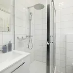 Bright With Balcony For 4 People By Renters *
