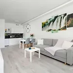Bright With Balcony For 4 People By Renters * Kołobrzeg