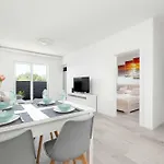 Bright With Balcony For 4 People By Renters *