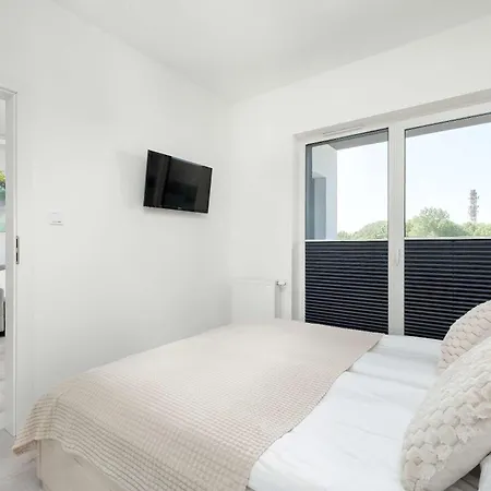 Apartamento Bright With Balcony For 4 People By Renters