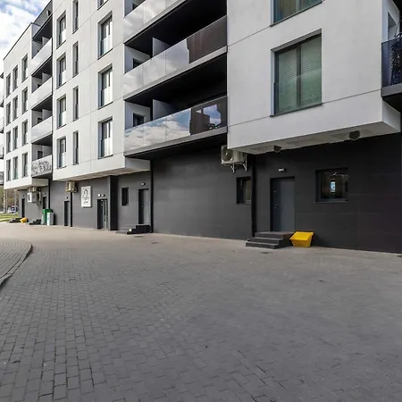 Bright With Balcony For 4 People By Renters Apartamento