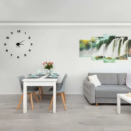 Bright With Balcony For 4 People By Renters Apartment