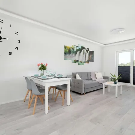 Bright With Balcony For 4 People By Renters Apartmán